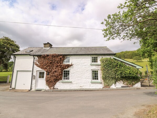 Cottage | Front of property