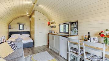 Cottage | Private kitchen | Cookware/dishes/utensils