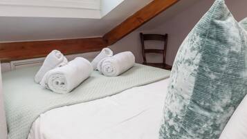 Cottage | 1 bedroom, individually decorated, individually furnished, free WiFi