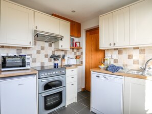 Casa de campo | Cocina privada | Refrigerador, microondas, parrilla de estufa y lavavajillas 