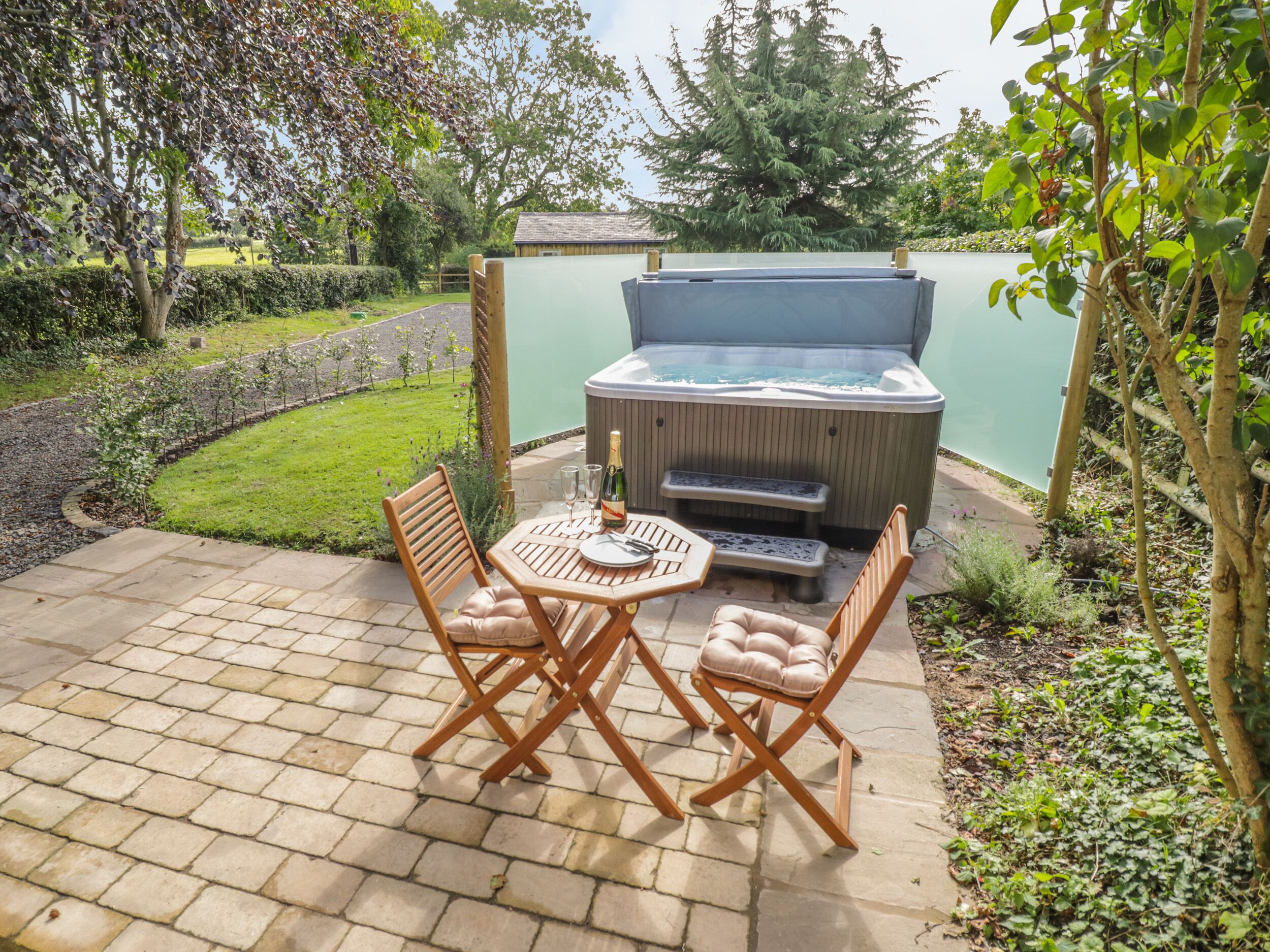 Cottage | Property grounds