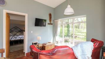 Cottage | 1 bedroom, individually decorated, individually furnished, free WiFi