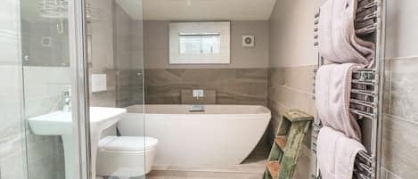 Cottage | Bathroom | Shower