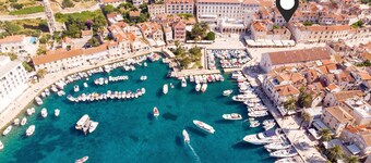 Rooms & Apartments Villa Town Gate