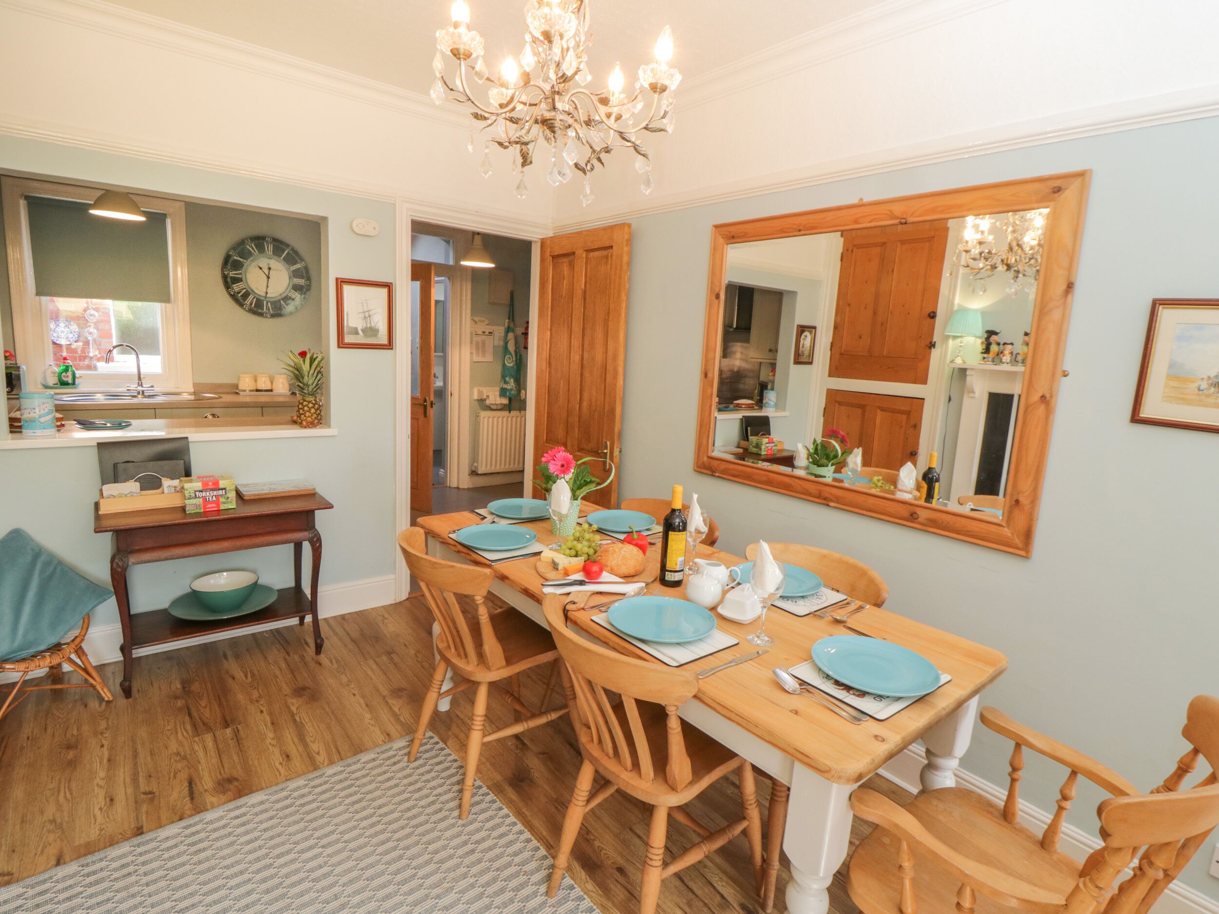 Cottage | Private kitchen | Dishwasher, highchair, cookware/dishes/utensils