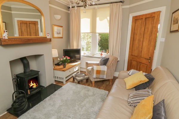 Cottage | Living room | TV