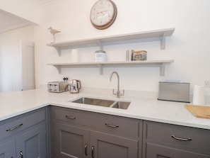Ferienhaus | Eigene Küche | Kühlschrank, Herdplatte, Geschirrspüler, Toaster