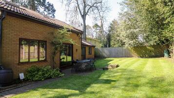 Cottage | Property grounds