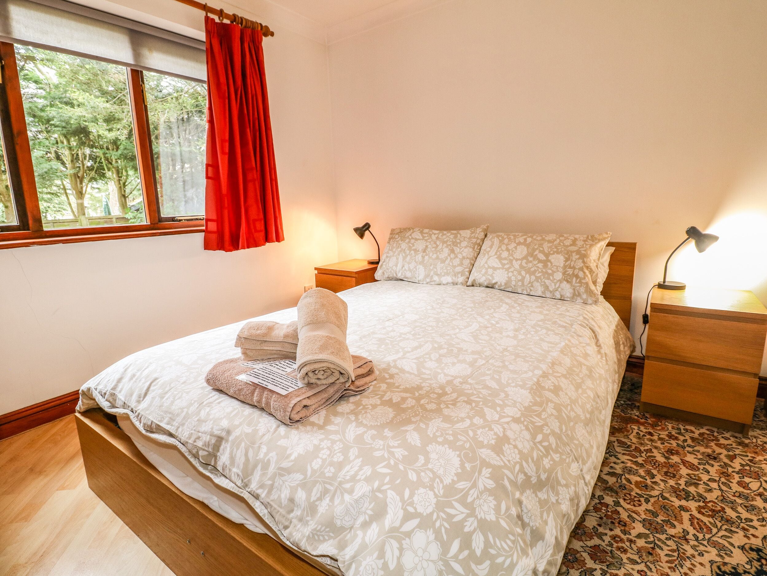 Cottage | 5 bedrooms, individually decorated, individually furnished, free WiFi