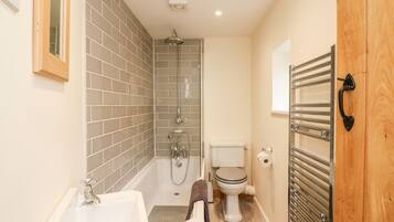 Cottage | Bathroom | Shower