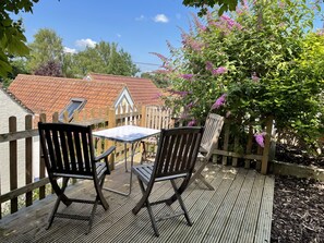 Cottage | Balcony - Tilly's Cottage (Westbury)