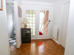 3 habitaciones, decoración personalizada y muebles diferentes 