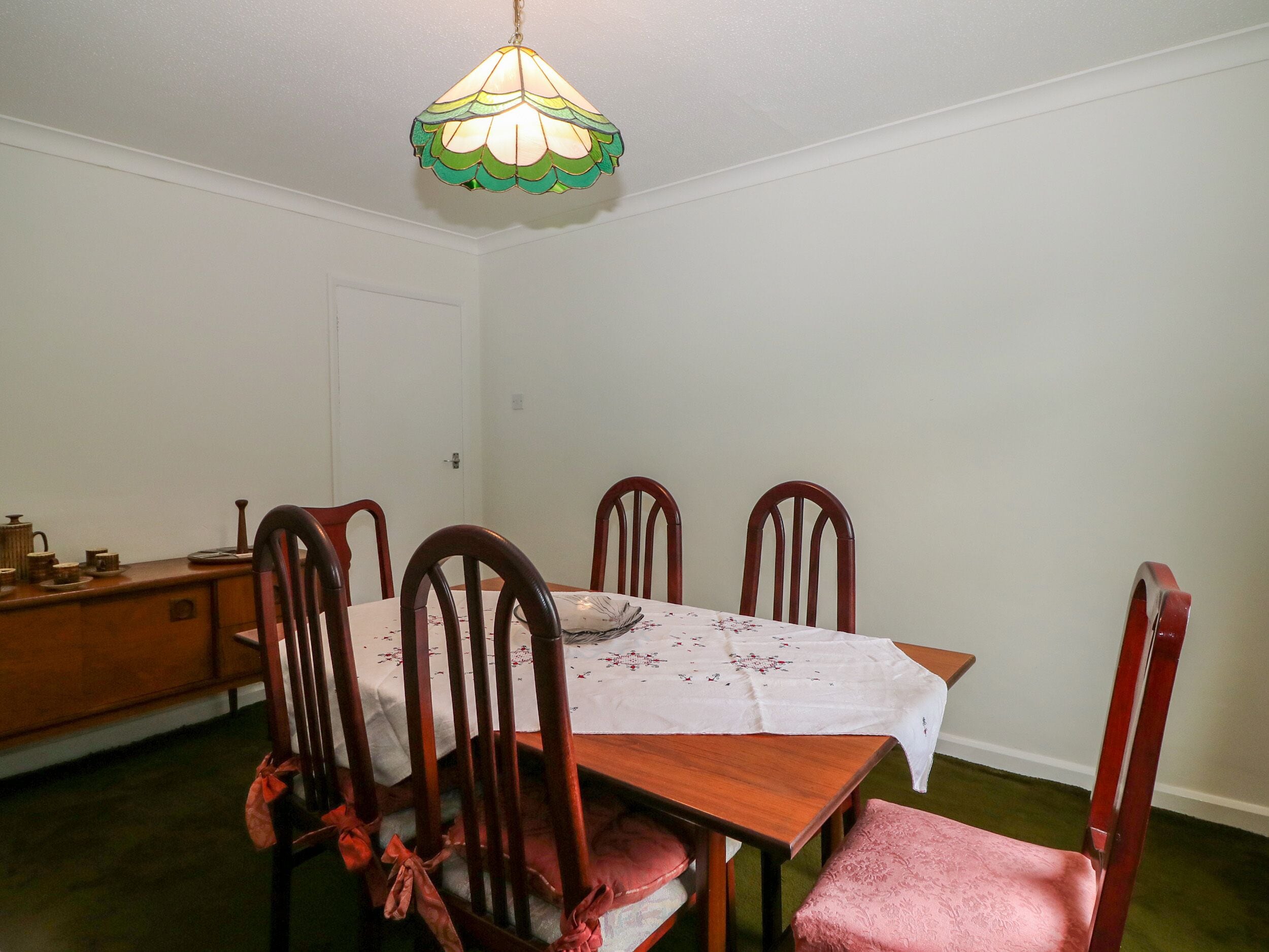 Cottage | Private kitchen | Dishwasher, electric kettle, toaster, cookware/dishes/utensils