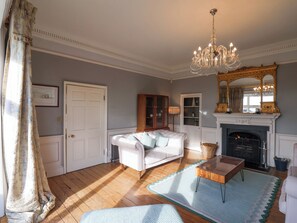 Cottage | Living area