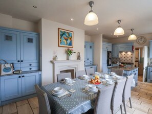 Cottage | Dining - 12 St Hilda's (Whitby)