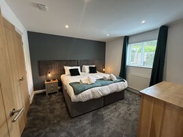 Cottage | 4 bedrooms, individually decorated, individually furnished, free WiFi