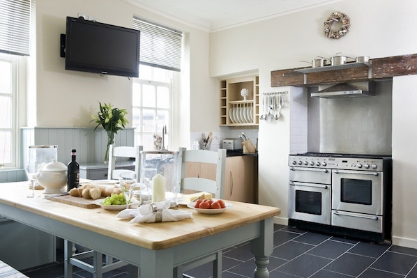 Cottage | Interior