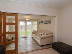 Cottage | Living area - Belvedere House (Bridlington)