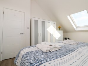 2 bedrooms, individually decorated, individually furnished, free WiFi - The Crest (Helston)