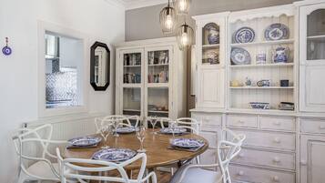 Cottage | Interior