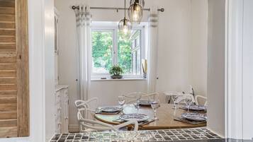 Cottage | Interior