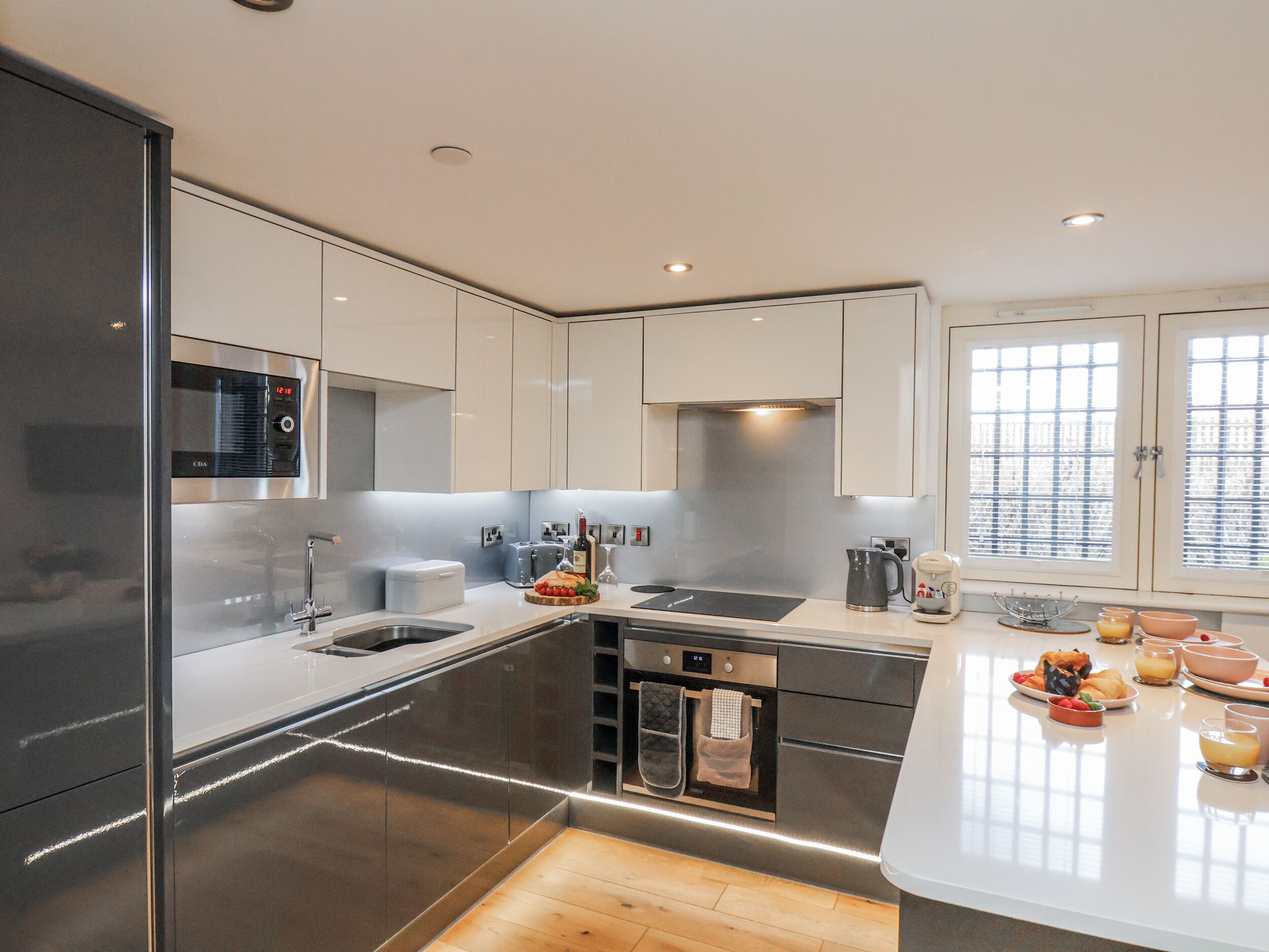 Cottage | Private kitchen | Fridge, dishwasher, electric kettle, toaster