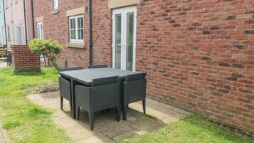 Cottage | Tempat makan luar