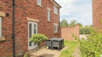 Cottage | Tempat makan luar