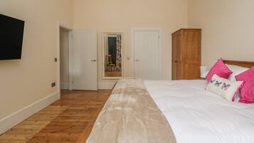 1 chambre, décoration personnalisée, ameublement personnalisé
