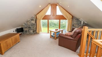 Cottage | Living area | TV