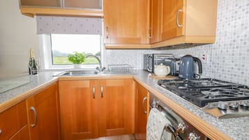 平房 | 私人廚房 | 微波爐、電熱水壺、多士爐、廚房用具/餐具/器皿