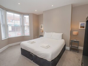 7 bedrooms, individually decorated, individually furnished, free WiFi - Station House (Scarborough)