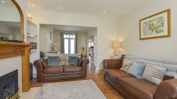 Cottage | Interior