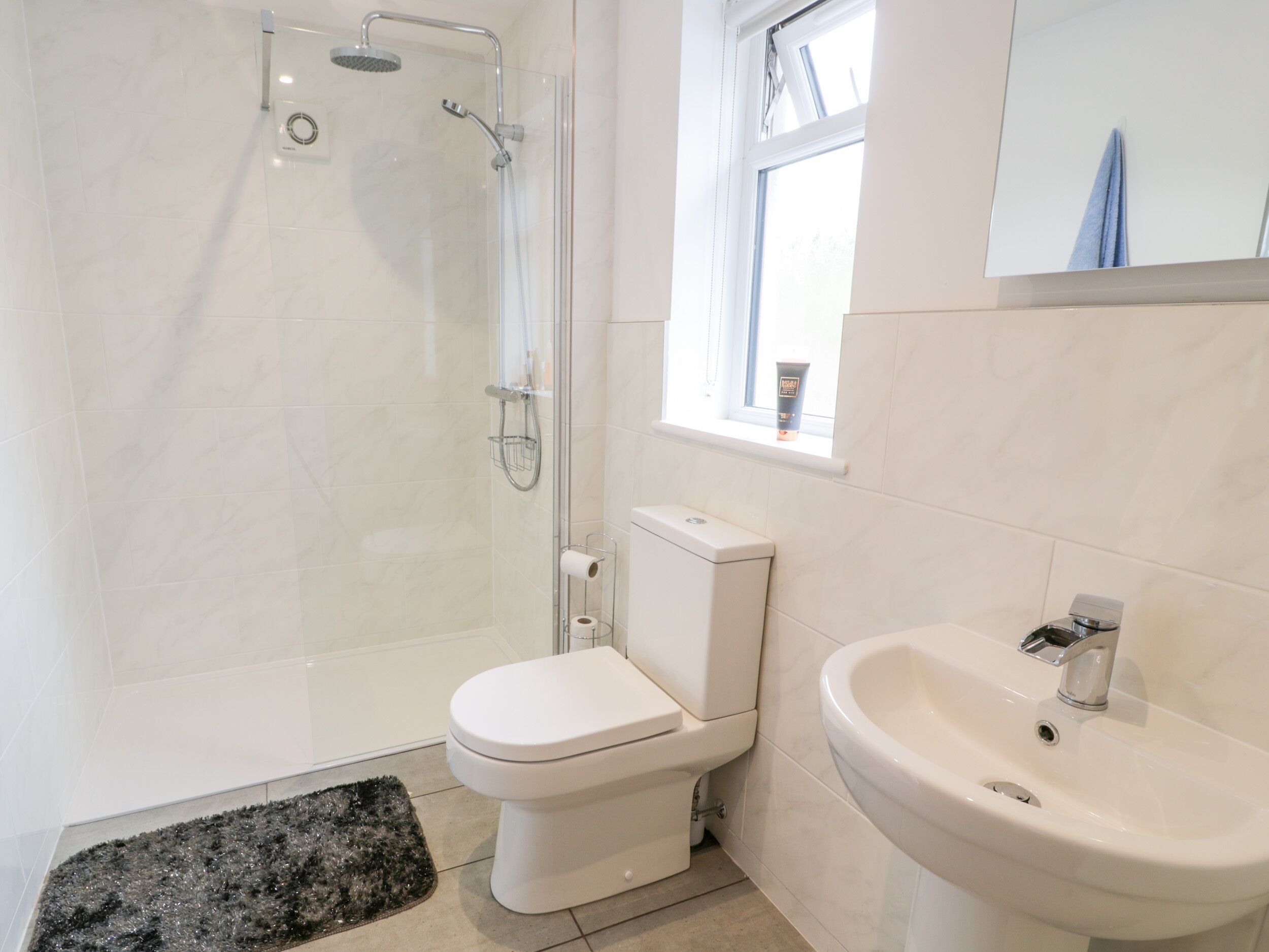 Cottage | Bathroom | Shower