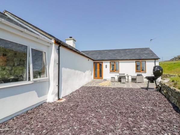Exterior - Pen Y Braich Uchaf (Garndolbenmaen)