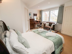 3 habitaciones, decoración personalizada y muebles diferentes 