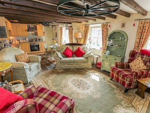 Cottage | Living room - Old Stables Cottage (Saltburn-by-the-Sea)