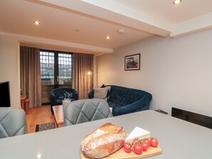 Dining - Blue Peter @ Engine Shed (Whitby)