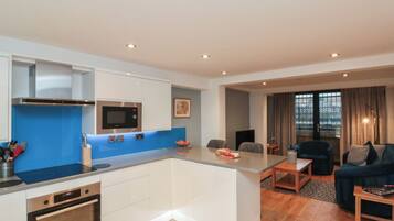 Mikrowelle, Geschirrspüler, Wasserkocher, Toaster