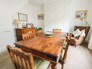 Cottage | Dining