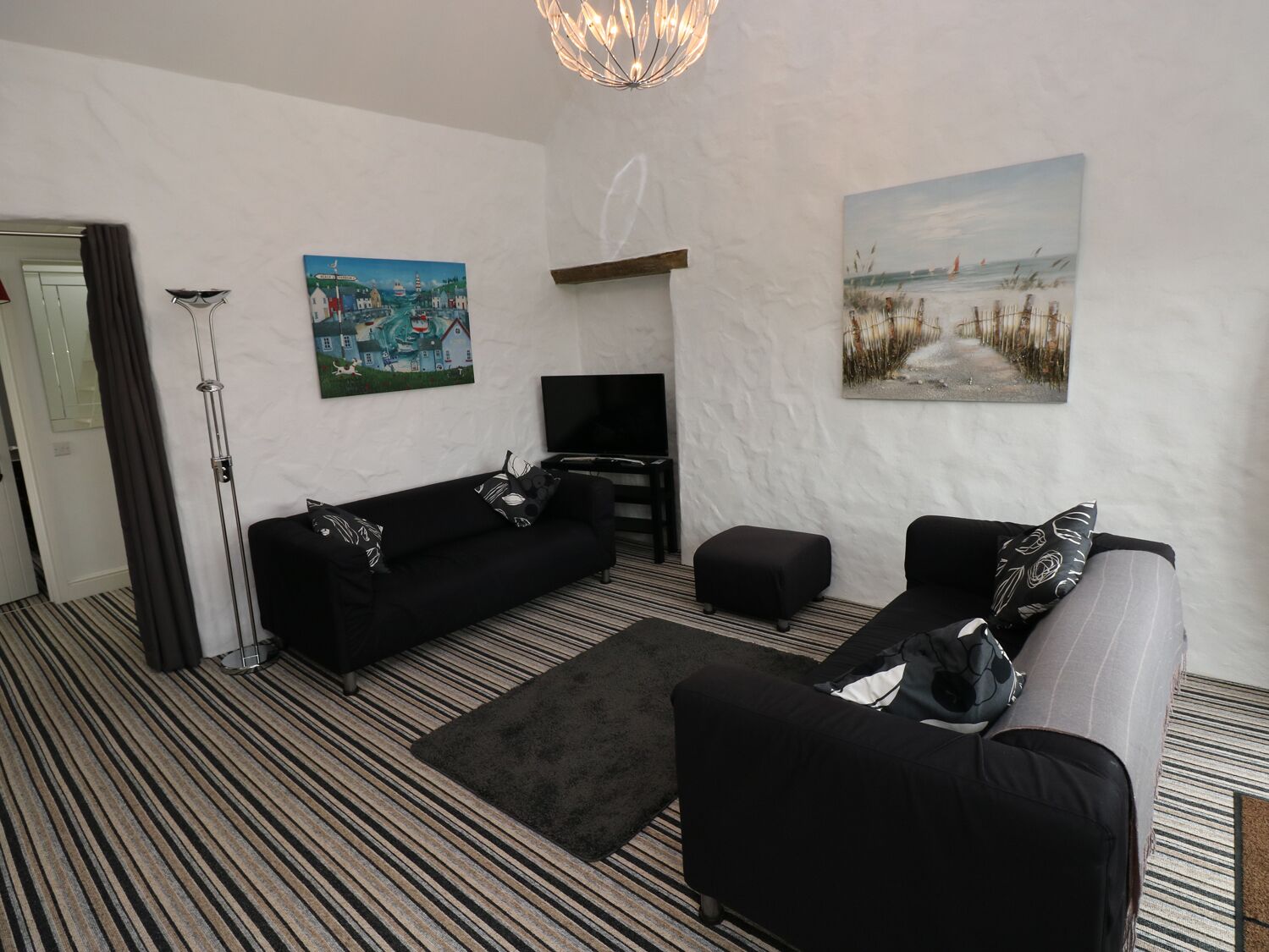 Cottage | Living room | TV