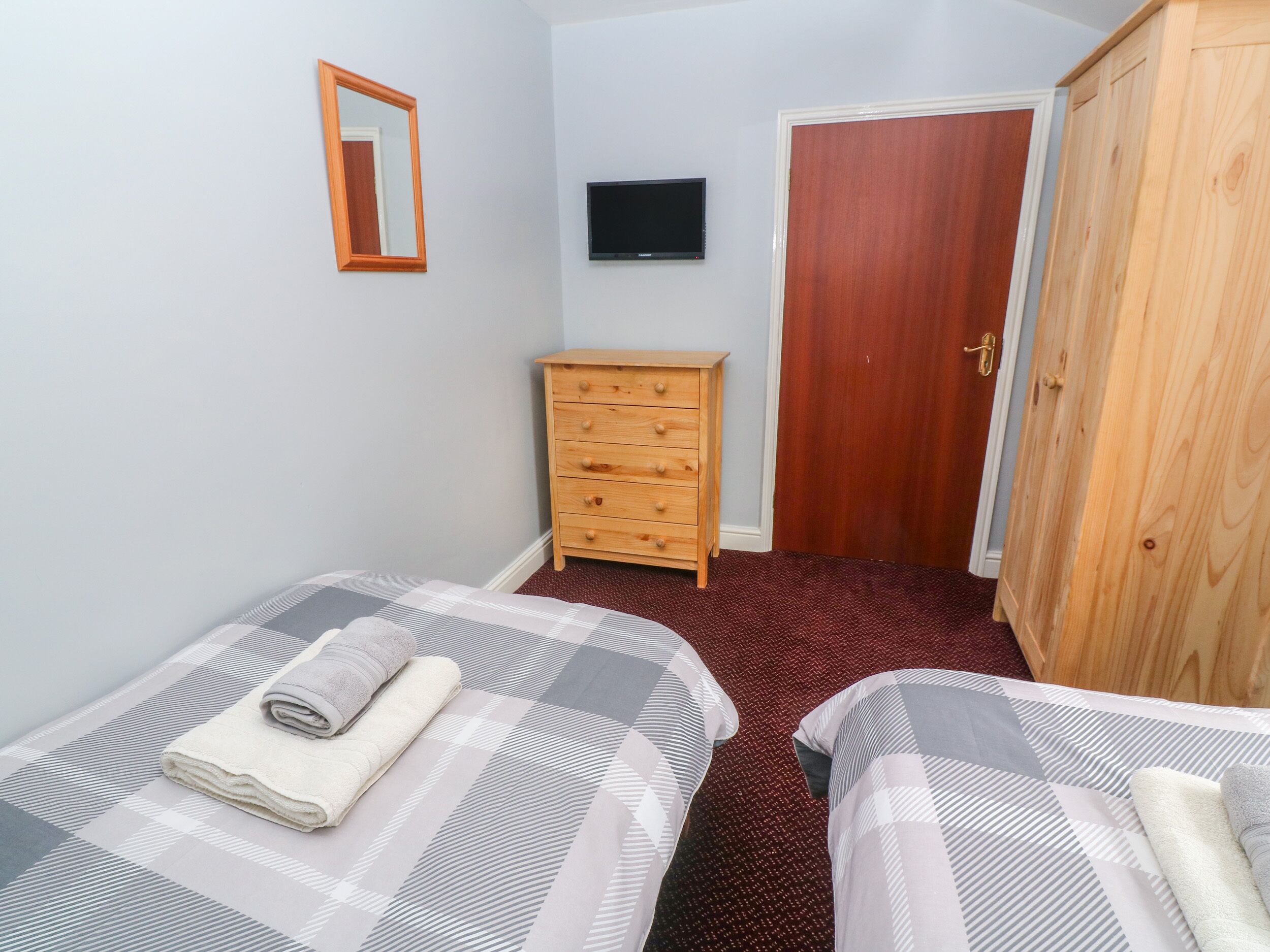 Stuga | 2 sovrum, individuell inredning, unika möbler och gratis wi-fi