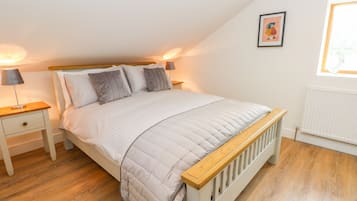 Cottage | 1 bedroom, individually decorated, individually furnished, free WiFi