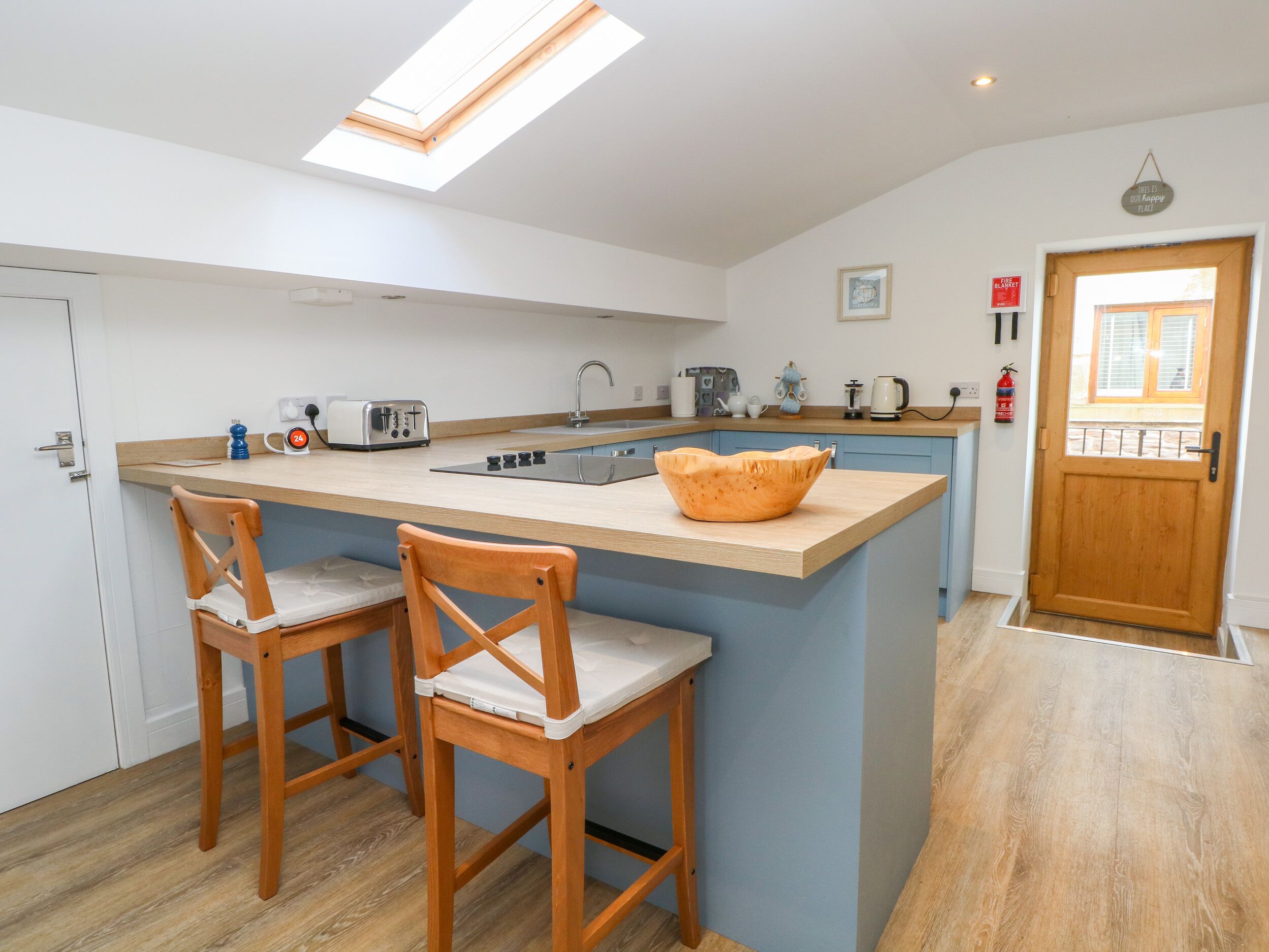 村舍 | 私人厨房 | 炉灶、电热水壶、烤面包机、厨具/餐具