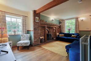 Cottage | Living area | DVD player - Manor Cottage (Northallerton)