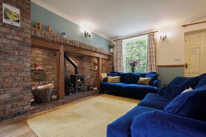 Cottage | Living area | DVD player - Manor Cottage (Northallerton)