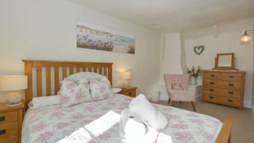 Cottage | 2 bedrooms, individually decorated, individually furnished, free WiFi