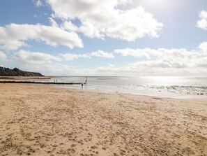 Cottage | Beach - Meadow View Cottage (Exmouth)