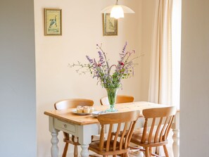 Cottage | Private kitchen | Fridge, microwave, dishwasher, high chair - Woodstock Cottage (Axminster)
