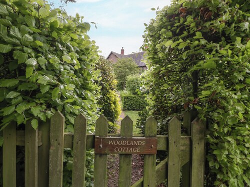 Woodlands Cottage